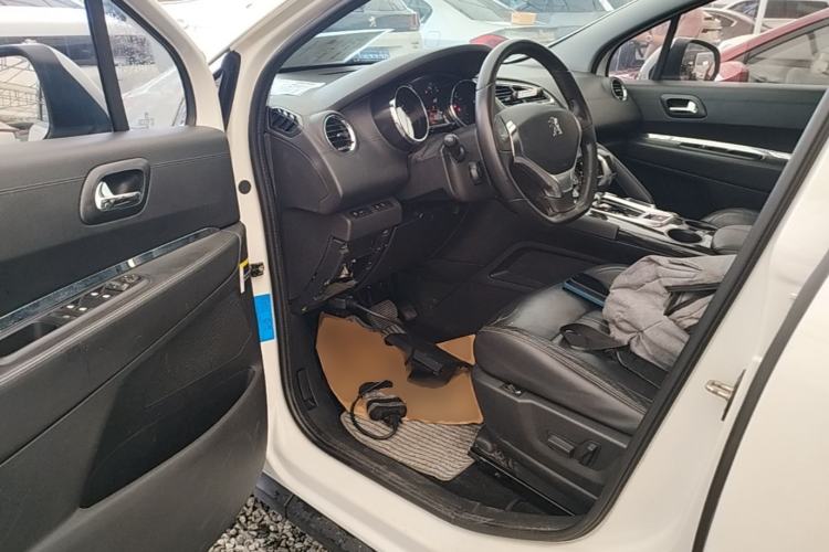 Used Peugeot 3008 2015 2.0L Automatic Trend Edition Driver Seat
