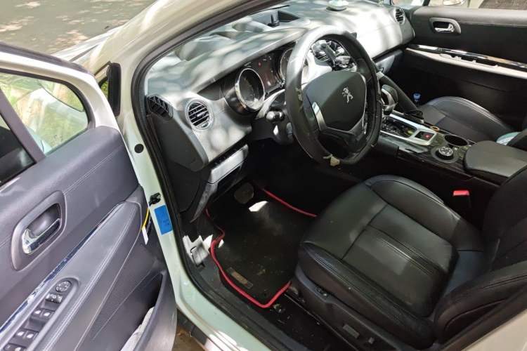 Used Peugeot 3008 2015 1.6THP Automatic Prestige Edition Driver Seat