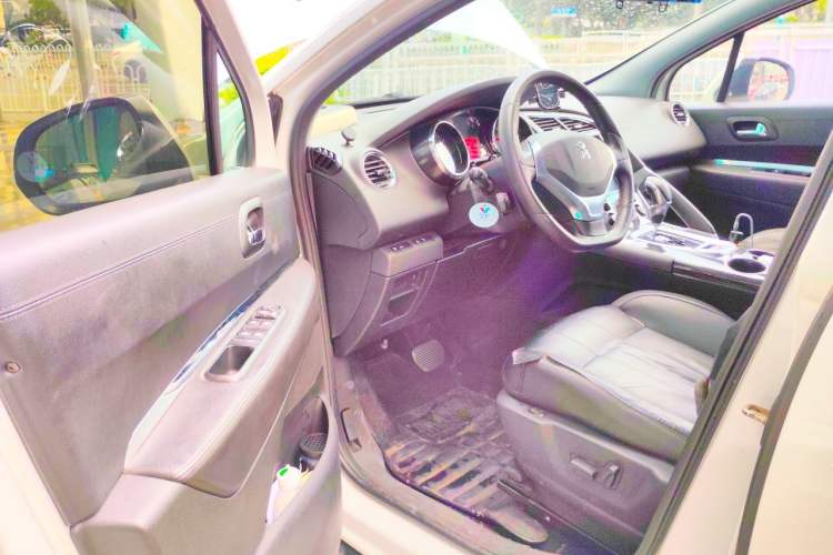 Used Peugeot 3008 2015 2.0L Automatic Trend Edition Driver Seat