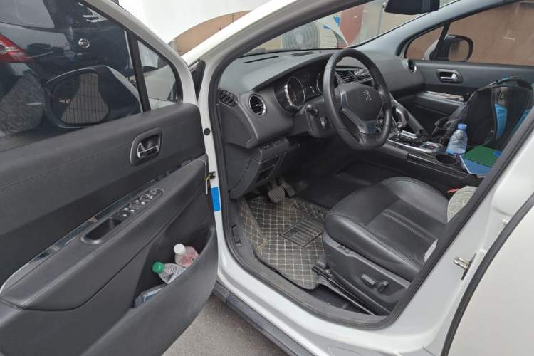 Used Peugeot 3008 2015 2.0L Automatic Trend Edition Driver Seat