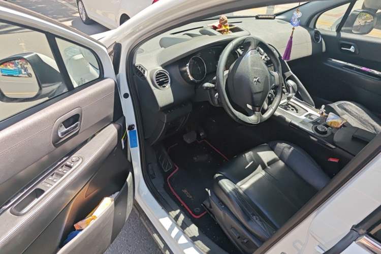 Used Peugeot 3008 2015 1.6THP Automatic Prestige Edition Driver Seat