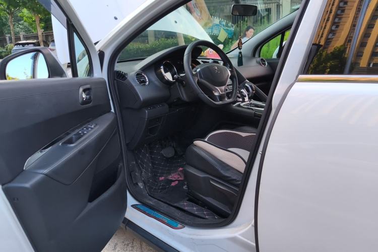 Used Peugeot 3008 2015 2.0L Automatic Classic Edition Driver Seat