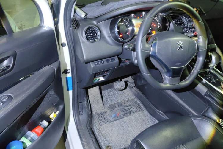Used Peugeot 3008 2015 1.6THP Automatic Prestige Edition Driver Seat