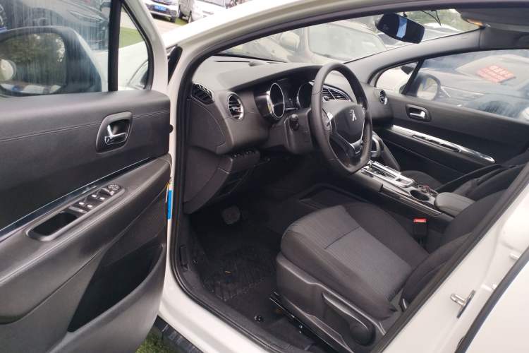 Used Peugeot 3008 2015 2.0L Automatic Classic Edition Driver Seat