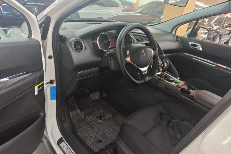 Used Peugeot 3008 2015 2.0L Automatic Classic Edition Driver Seat