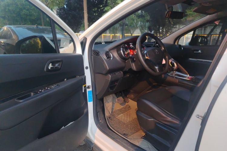 Used Peugeot 3008 2015 2.0L Automatic Classic Edition Driver Seat