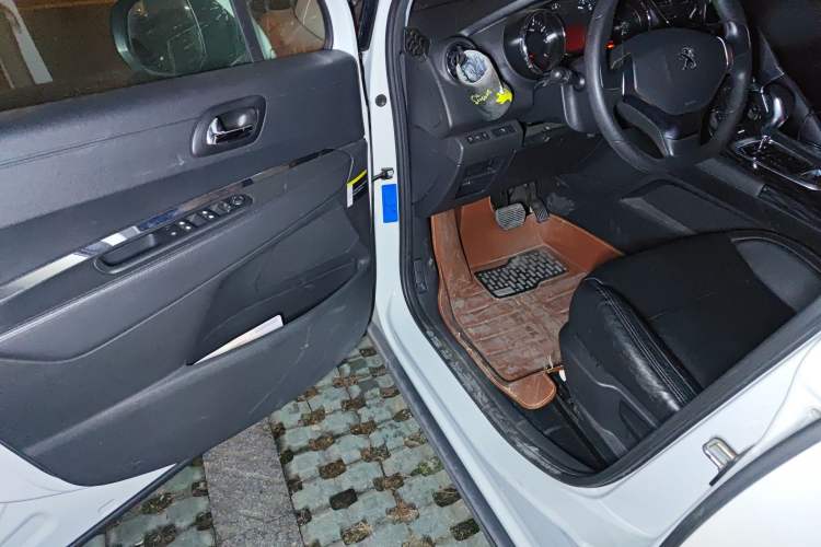 Used Peugeot 3008 2015 1.6THP Automatic Classic Edition Driver Seat