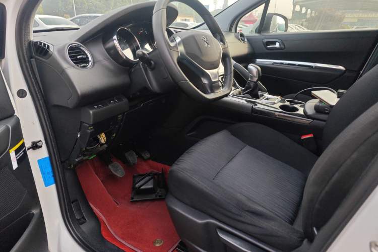 Used Peugeot 3008 2015 2.0L Manual Classic Edition Driver Seat