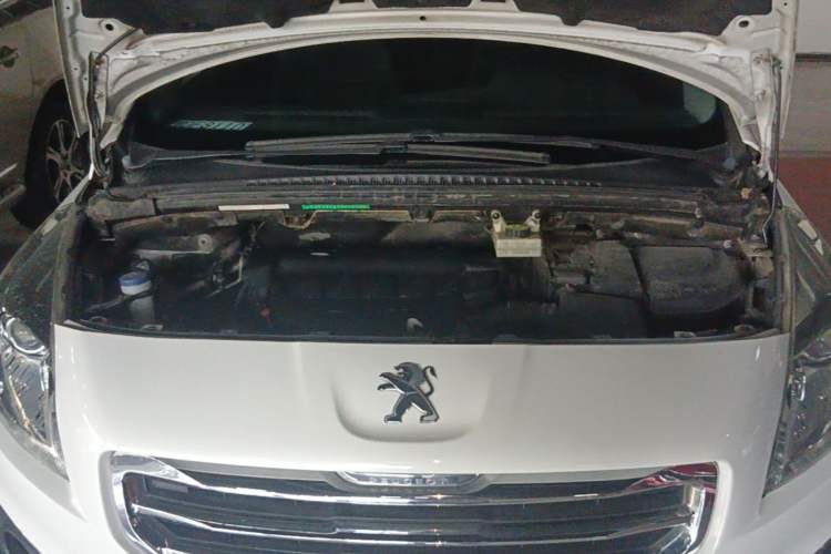 Used Peugeot 3008 2015 2.0L Automatic Classic Edition Engine Bay