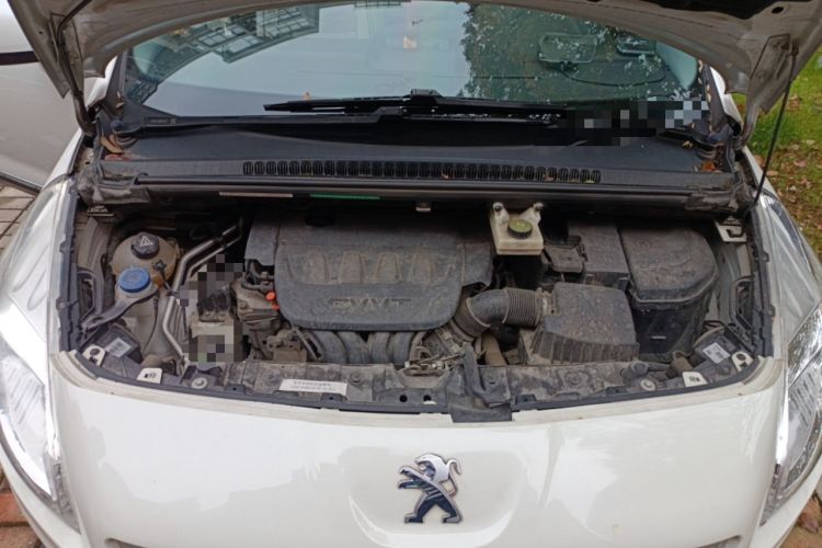 Used Peugeot 3008 2015 2.0L Manual Classic Edition Engine Bay