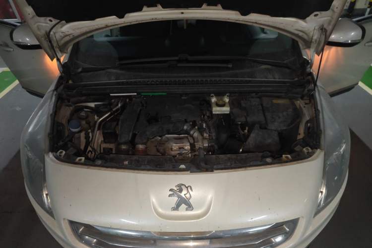 Used Peugeot 3008 2015 1.6THP Automatic Prestige Edition Engine Bay