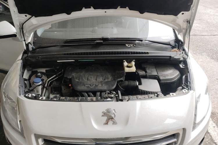 Used Peugeot 3008 2015 2.0L Automatic Classic Edition Engine Bay