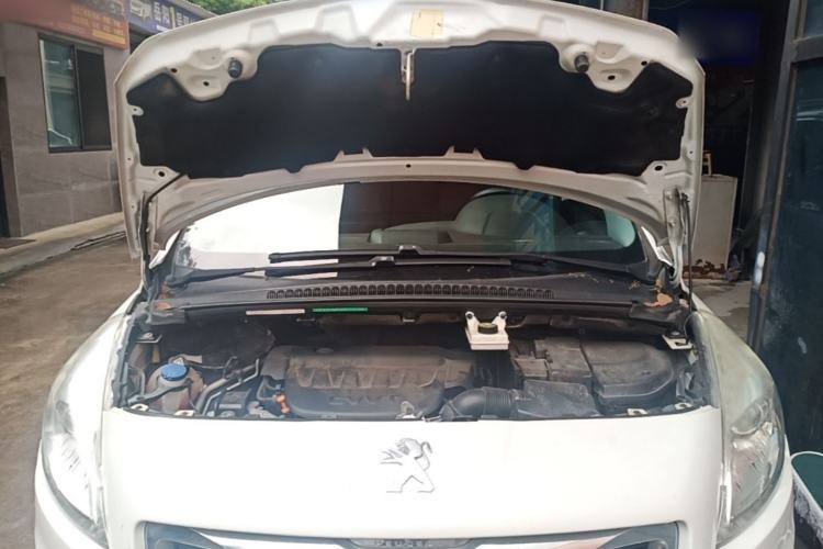 Used Peugeot 3008 2015 2.0L Automatic Classic Edition Engine Bay
