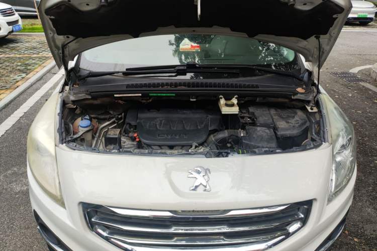 Used Peugeot 3008 2015 2.0L Automatic Classic Edition Engine Bay