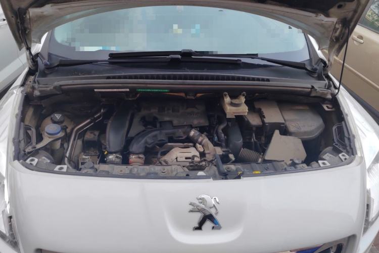Used Peugeot 3008 2015 1.6THP Automatic Trend Edition Engine Bay