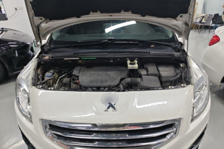 Used Peugeot 3008 2015 2.0L Automatic Trend Edition Engine Bay