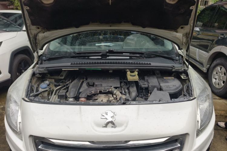 Used Peugeot 3008 2015 1.6THP Automatic Classic Edition Engine Bay