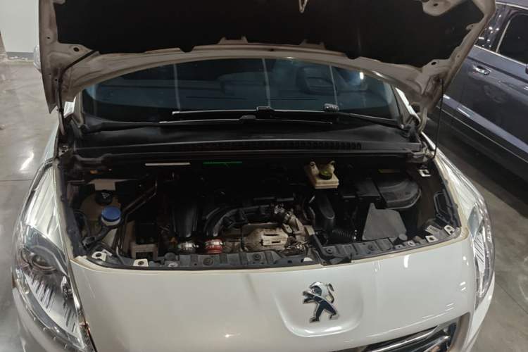Used Peugeot 3008 2015 1.6THP Automatic Prestige Edition Engine Bay