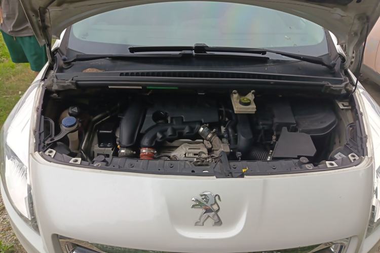 Used Peugeot 3008 2015 1.6THP Automatic Trend Edition Engine Bay