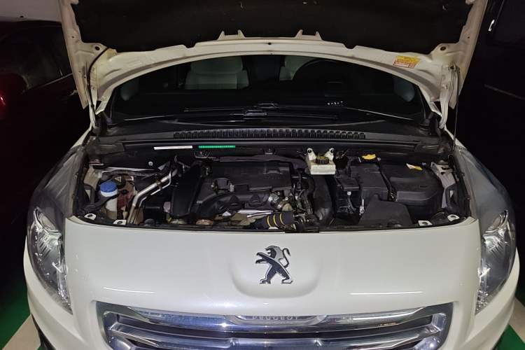 Used Peugeot 3008 2015 1.6THP Roland Garros Edition Engine Bay