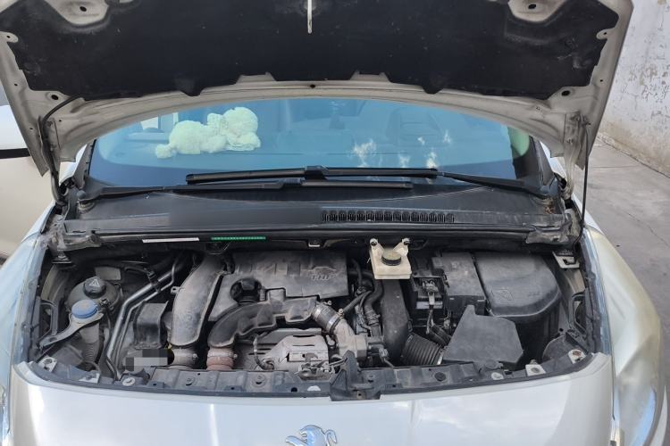 Used Peugeot 3008 2015 1.6THP Roland Garros Edition Engine Bay