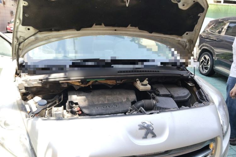 Used Peugeot 3008 2015 2.0L Automatic Classic Edition Engine Bay