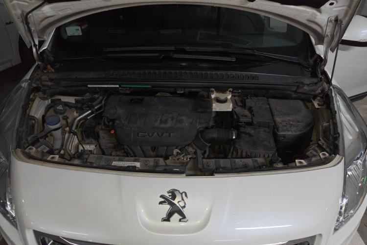 Used Peugeot 3008 2015 2.0L Automatic Classic Edition Engine Bay