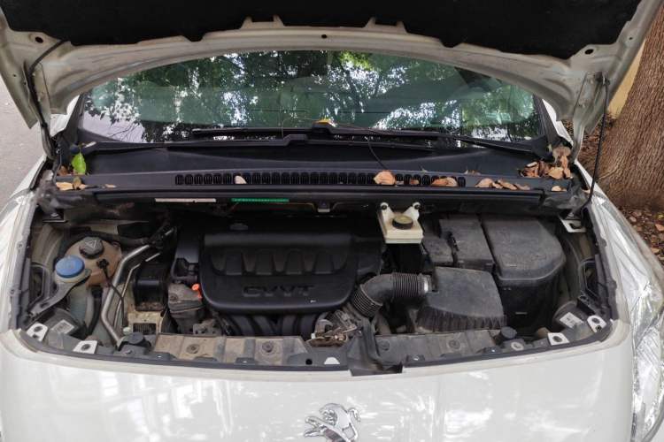 Used Peugeot 3008 2015 2.0L Automatic Trend Edition Engine Bay