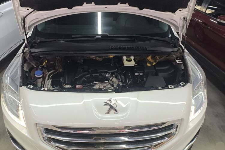 Used Peugeot 3008 2015 1.6THP Automatic Classic Edition Engine Bay