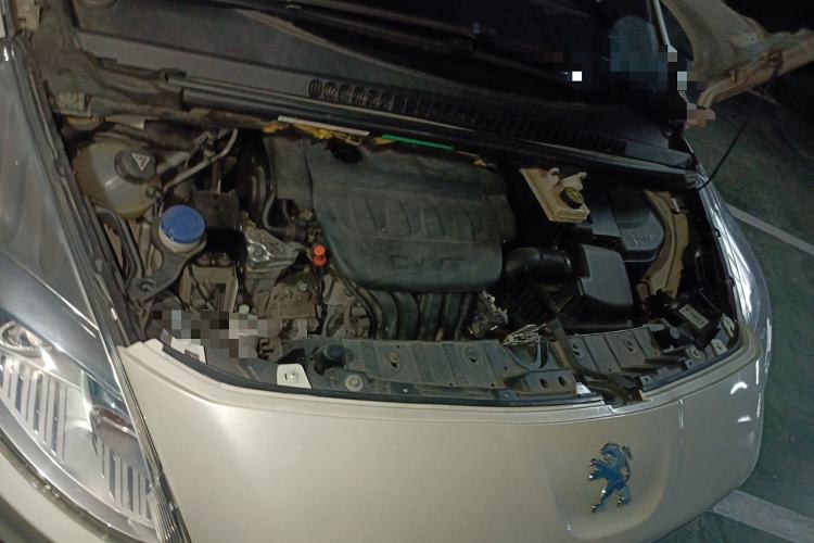 Used Peugeot 3008 2015 2.0L Automatic Trend Edition Engine Bay