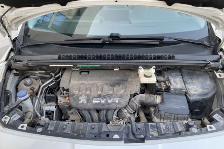 Used Peugeot 3008 2015 2.0L Automatic Trend Edition Engine Bay