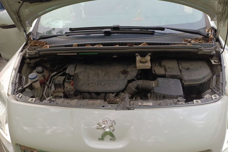 Used Peugeot 3008 2015 2.0L Automatic Trend Edition Engine Bay