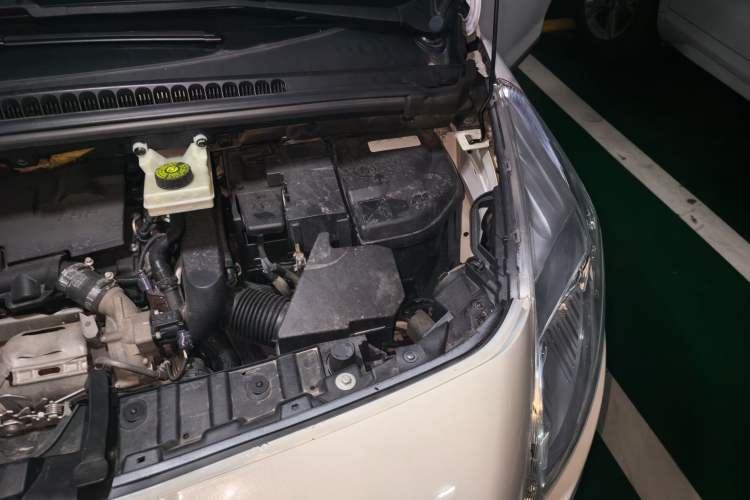 Used Peugeot 3008 2015 1.6THP Automatic Prestige Edition Engine Bay Left