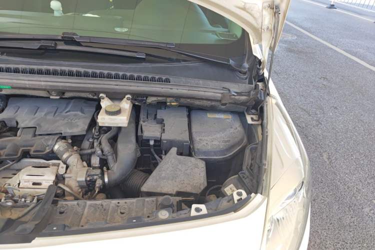 Used Peugeot 3008 2015 1.6THP Automatic Classic Edition Engine Bay Left