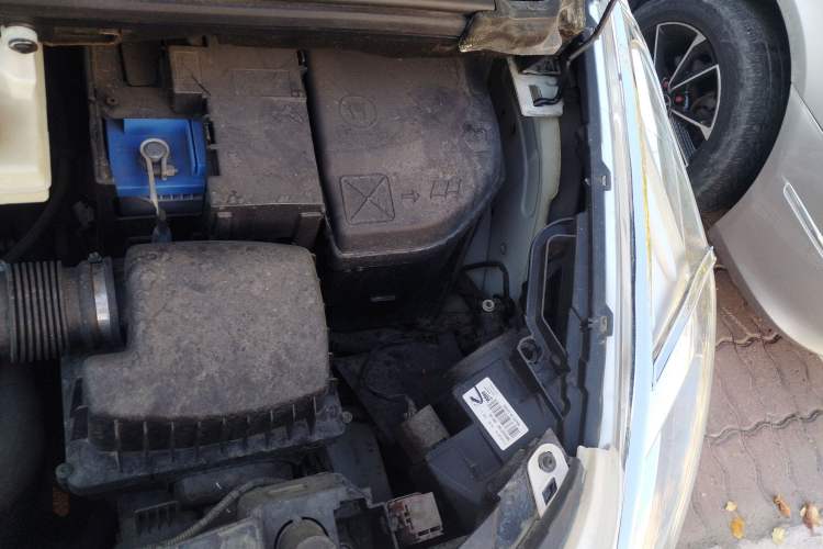 Used Peugeot 3008 2015 2.0L Automatic Classic Edition Engine Bay Left