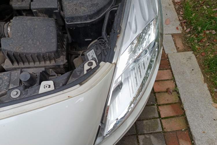 Used Peugeot 3008 2015 2.0L Manual Classic Edition Engine Bay Left