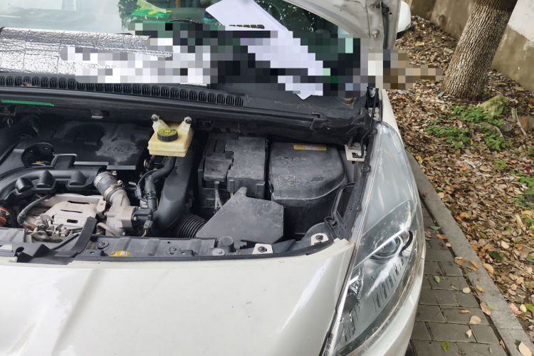 Used Peugeot 3008 2015 1.6THP Automatic Prestige Edition Engine Bay Left