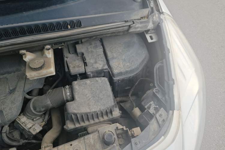 Used Peugeot 3008 2015 2.0L Manual Classic Edition Engine Bay Left