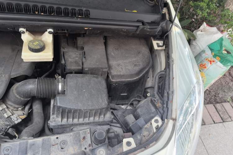 Used Peugeot 3008 2015 2.0L Automatic Classic Edition Engine Bay Left
