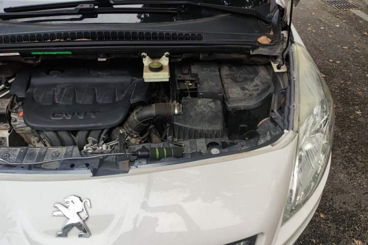 Used Peugeot 3008 2015 2.0L Automatic Classic Edition Engine Bay Left