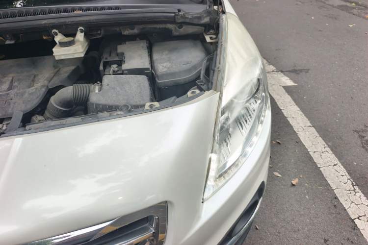 Used Peugeot 3008 2015 2.0L Automatic Classic Edition Engine Bay Left