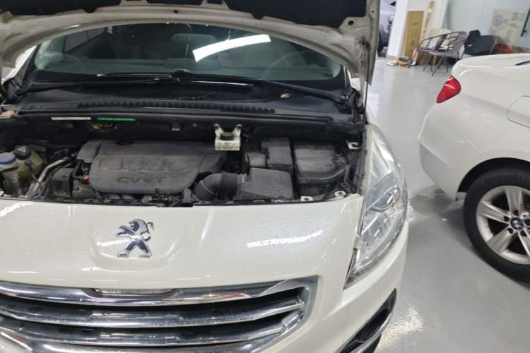 Used Peugeot 3008 2015 2.0L Automatic Trend Edition Engine Bay Left