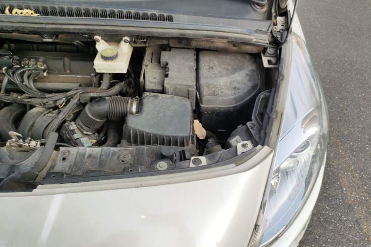 Used Peugeot 3008 2015 2.0L Automatic Classic Edition Engine Bay Left