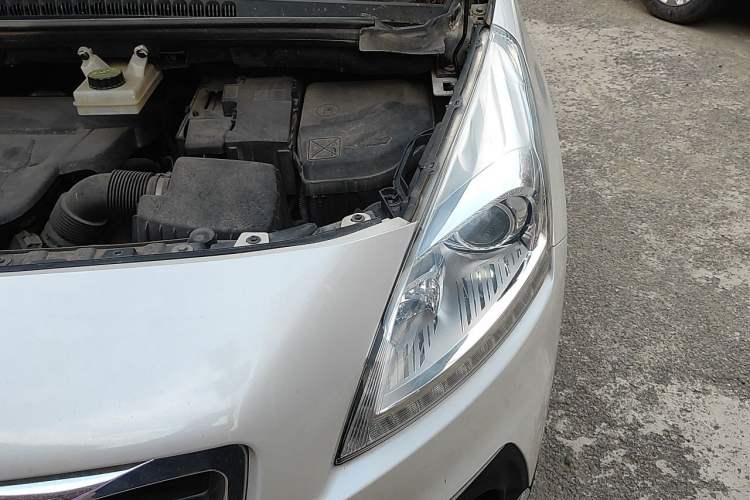 Used Peugeot 3008 2015 2.0L Automatic Trend Edition Engine Bay Left