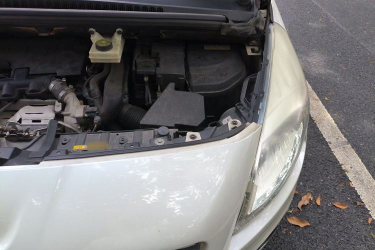 Used Peugeot 3008 2015 1.6THP Automatic Classic Edition Engine Bay Left