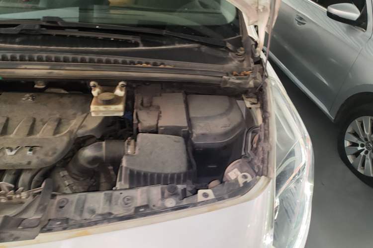 Used Peugeot 3008 2015 2.0L Automatic Trend Edition Engine Bay Left