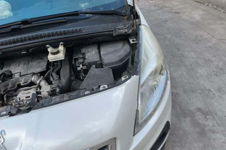 Used Peugeot 3008 2015 1.6THP Roland Garros Edition Engine Bay Left
