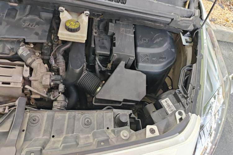 Used Peugeot 3008 2015 1.6THP Automatic Prestige Edition Engine Bay Left