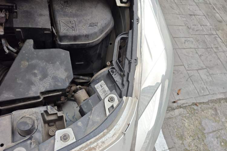 Used Peugeot 3008 2015 1.6THP Automatic Prestige Edition Engine Bay Left