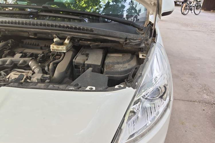 Used Peugeot 3008 2015 1.6THP Automatic Prestige Edition Engine Bay Left